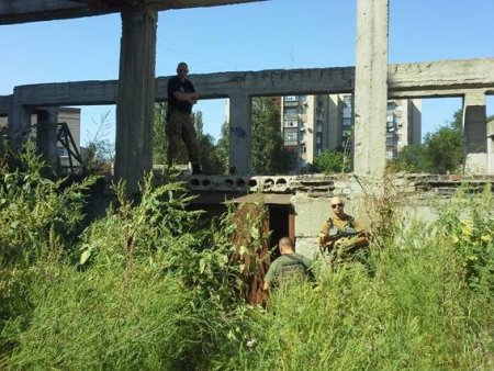 Бойцы "Киев-1" обнаружили тайник с противотанковыми управляемыми реактивными снарядами в Славянске