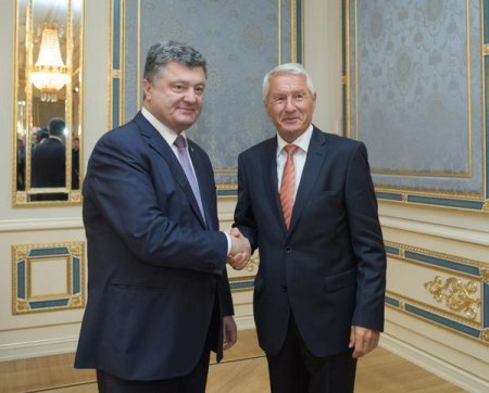 Порошенко призвал генсека Совета Европы помочь с освобождением летчицы Савченко