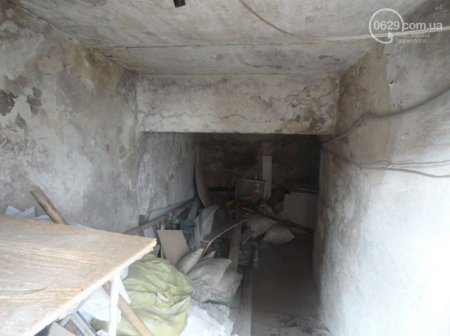 Фотофакт: Жители Мариуполя готовят бомбоубежища Фотофакт: Жители Мариуполя готовят бомбоубежища