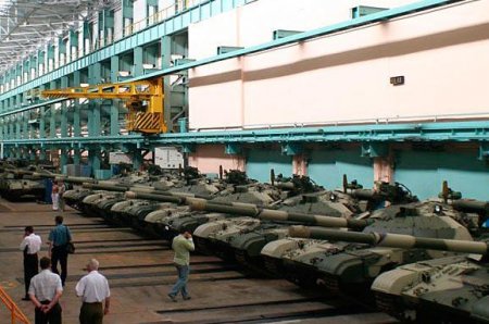 Харьковский завод отправит в зону АТО 10 новых танков