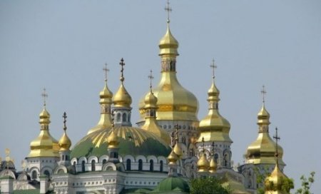 В Украине церковные общины УПЦ МП массово переходят в Киевский патриархат