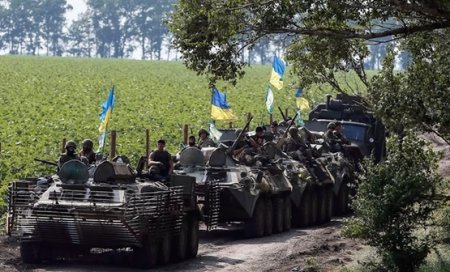 СМИ: Украинская военная техника уходит через Старобельск на Харьков