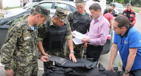 Волонтеры подают в суд на министра обороны Украины