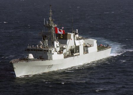 В Черное море вошел канадский фрегат "Торонто"