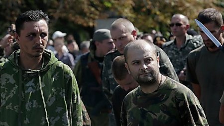 В Донецке боевики отпустили из плена 15 человек, еще около 800 остаются в заложниках