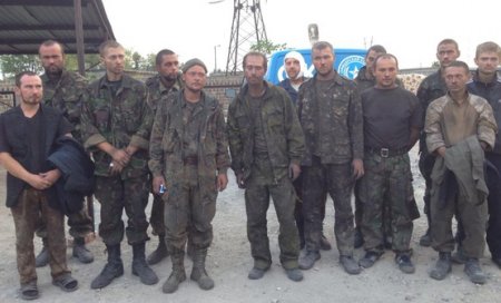 Террористы освободили 15 украинских военных (добавлено фото)