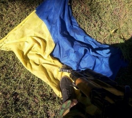 Наемники РФ фотографируются на фоне убитых бойцов АТО 18+ (Фото) Наемники РФ фотографируются на фоне убитых бойцов АТО 18+ (Фото)