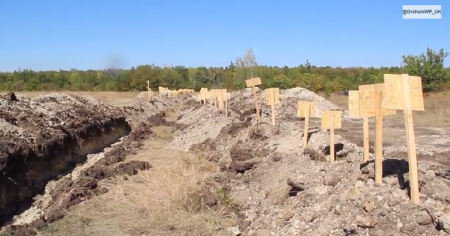 Оккупация «ЛНР»: разруха и тысячи безымянных могил (Фото)