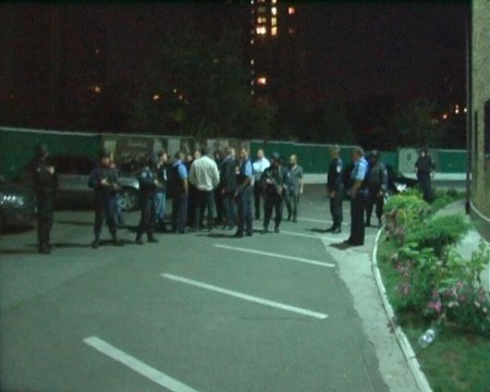 Радикалы Ляшко и бойцы Нацгвардии уcтроили перестрелку в Киеве Радикалы Ляшко и бойцы Нацгвардии уcтроили перестрелку в Киеве