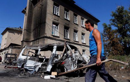 Иловайск под властью ДНР: разруха и очереди за хлебом (фото)