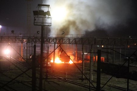 Харьков: возможная диверсия на ж.-д. станции Основа обошлась без жертв (видео) Харьков: возможная диверсия на ж.-д. станции Основа обошлась без жертв (видео)