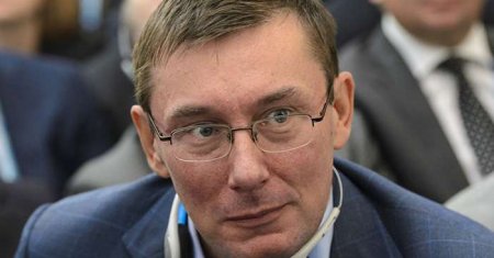 Яценюк начал предвыборную гонку на пост президента в условиях войны - Луценко