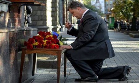 Порошенко почтил память погибших журналистов