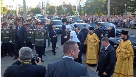 Два разных образа жизни: Патриарх Филарет во Львове и Кирилл в Красноярске