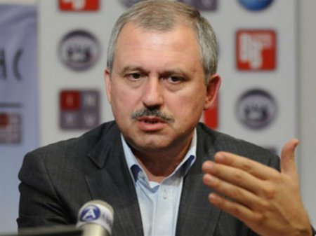 А.Сенченко обвинил В.Кличко в сдаче Крыма