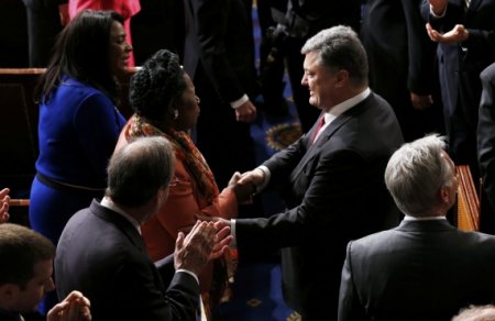 В Конгрессе США Порошенко долго аплодировали стоя