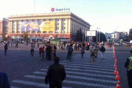 Харьковские ультрас разогнали митинг коммунистов. Видео