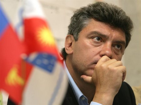 Э.Лимонов хочет лишить Б.Немцова российского гражданства