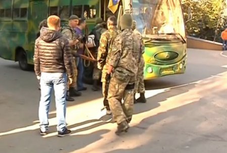 В зону АТО отправился милицейский батальон "Кривбасс"