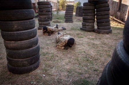 Как в Полтаве батальон "Азов" тренирует своих бойцов