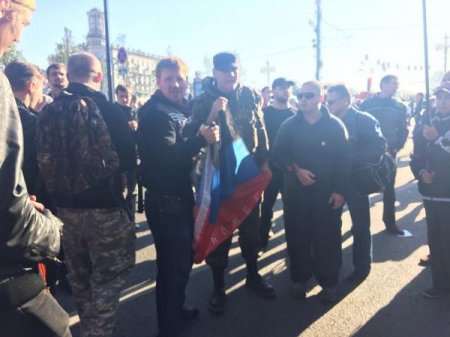В Москве сторонники так называемой «ДНР» забросали яйцами участников «Марша мира»