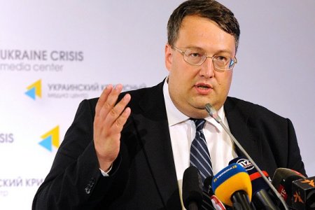 МВД уволило около 16% милиционеров на Донбассе, - Геращенко