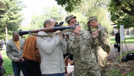 Во Львове стреляли в Путина (Фото)