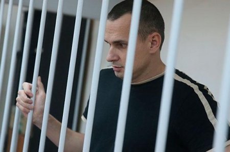 Российский суд продлил арест Сенцову до 11 января 2015 г