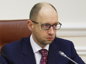 Яценюк обещает дополнительный миллиард на военную технику