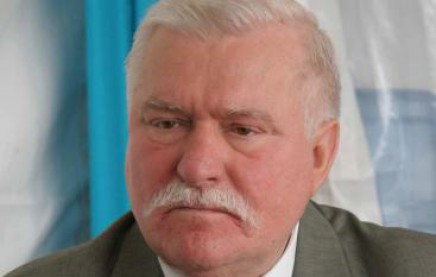 Экс-президент Польши считает, что не нужно люстрировать политиков по партийным билетом
