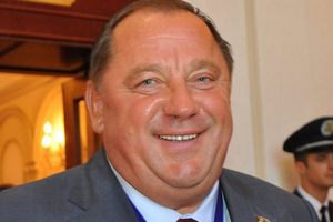 Экс-ректор Мельник сбежал от "мусорной люстрации" Экс-ректор Мельник сбежал от "мусорной люстрации"