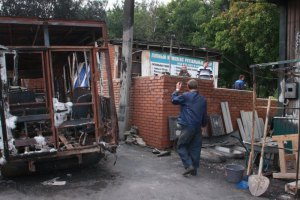 В Донецке снаряд уничтожил жилой дом