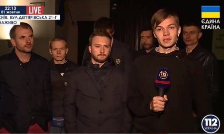 Журналистов, покрасивших забор Порошенко, отправляют в зону АТО