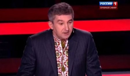 Депутат в вышиванке вызвал шок у российского ведущего (фото)