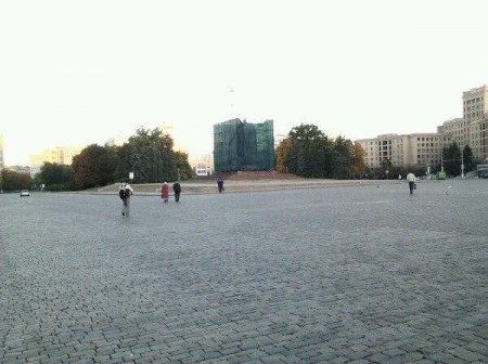 По приказу Кернеса в Харькове восстанавливают памятник Ленину (Фото)