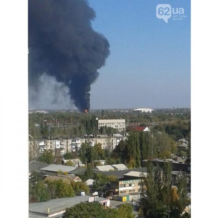 Бои в районе аэропорта в Донецке не прекращаются, горит "Точмаш", - очевидцы