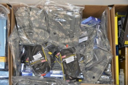 Посольство США в Украине закупило бинокли, медикаменты и белье для военных в зоне АТО