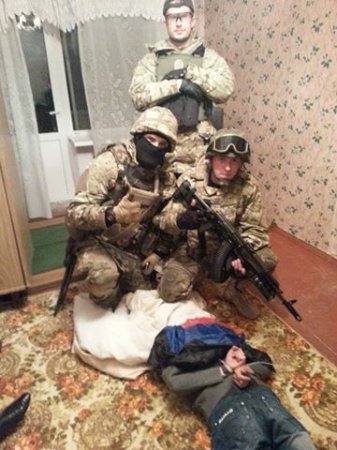 Бойцы «Азова» задержали дезертиров Нацгвардии: опубликованы фото