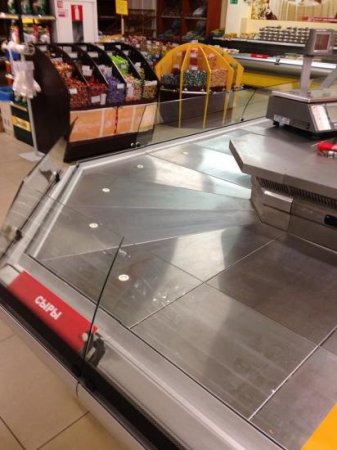 Фотофакт: Пустые полки в севастопольском супермаркете