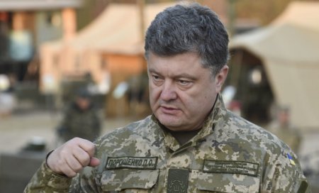 Петр Порошенко призвал "диванные войска" из Facebook послужить в армии