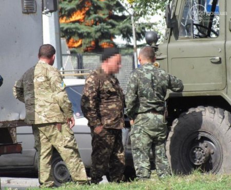 В Мариуполе военные попали в ДТП (Фото) В Мариуполе военные попали в ДТП (Фото)