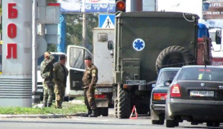 В Мариуполе военные попали в ДТП (Фото) В Мариуполе военные попали в ДТП (Фото)