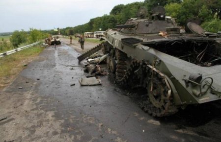 Близ Красного Луча уничтожили колонну военной техники террористов