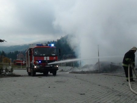В Буковеле сгорела гостинница, которую приписывают Александру Януковичу