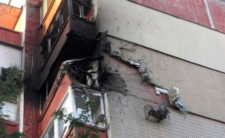 Жуткие кадры обстрела девятиэтажки в Киевском районе Донецка (Фото)