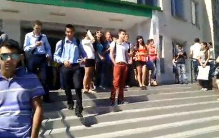 Студентов, которые спели гимн Константинову, преследует ФСБ