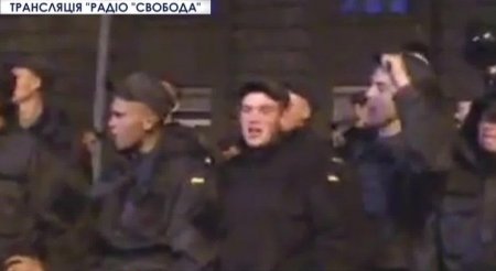 Бойцы Нацгвардии прекратили пикет под АП и начали возвращаться в воинские части Бойцы Нацгвардии прекратили пикет под АП и начали возвращаться в воинские части