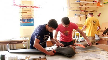 В Ивано-Франковске ученики собрали беспилотник для участников АТО В Ивано-Франковске ученики собрали беспилотник для участников АТО