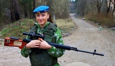 В Старобешевский район вошли женщины-снайпера из России