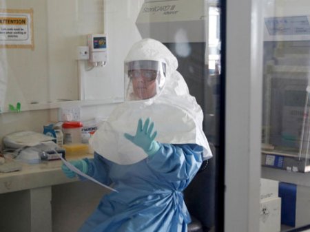 В Чехии террористы угрожают распространить вирус Эболы в Европе 